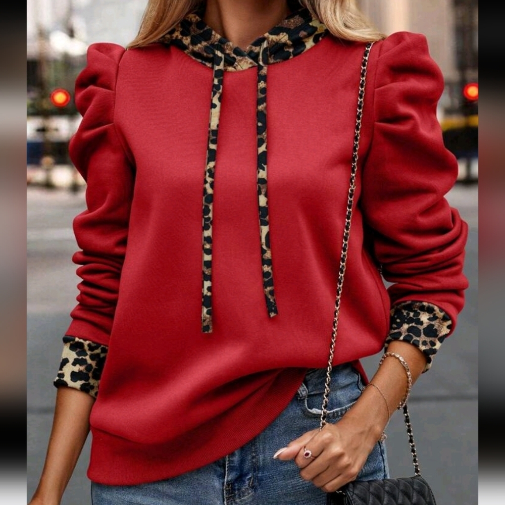 Red Leopard Trim Women's Top NWOT - Picture 4 of 5